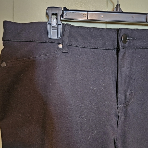 Avenue Black Slim Fit Pants, Size 18 - Picture 2 of 5